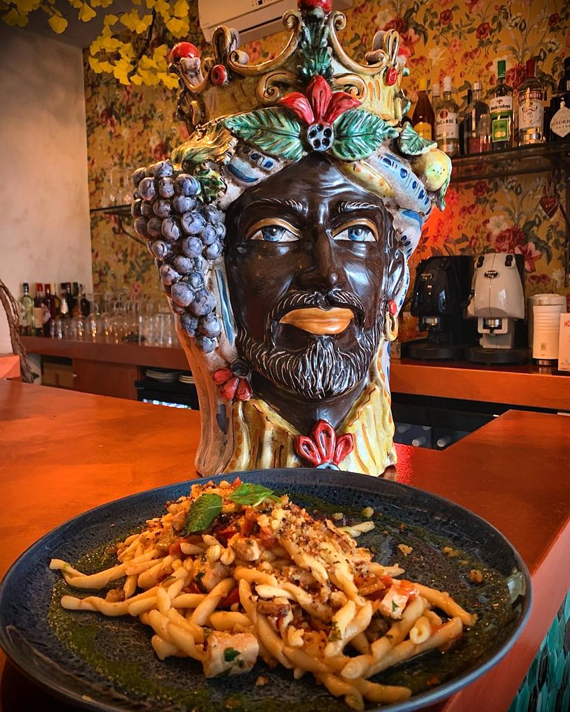 La Pasion Restaurante — Comida y bebida