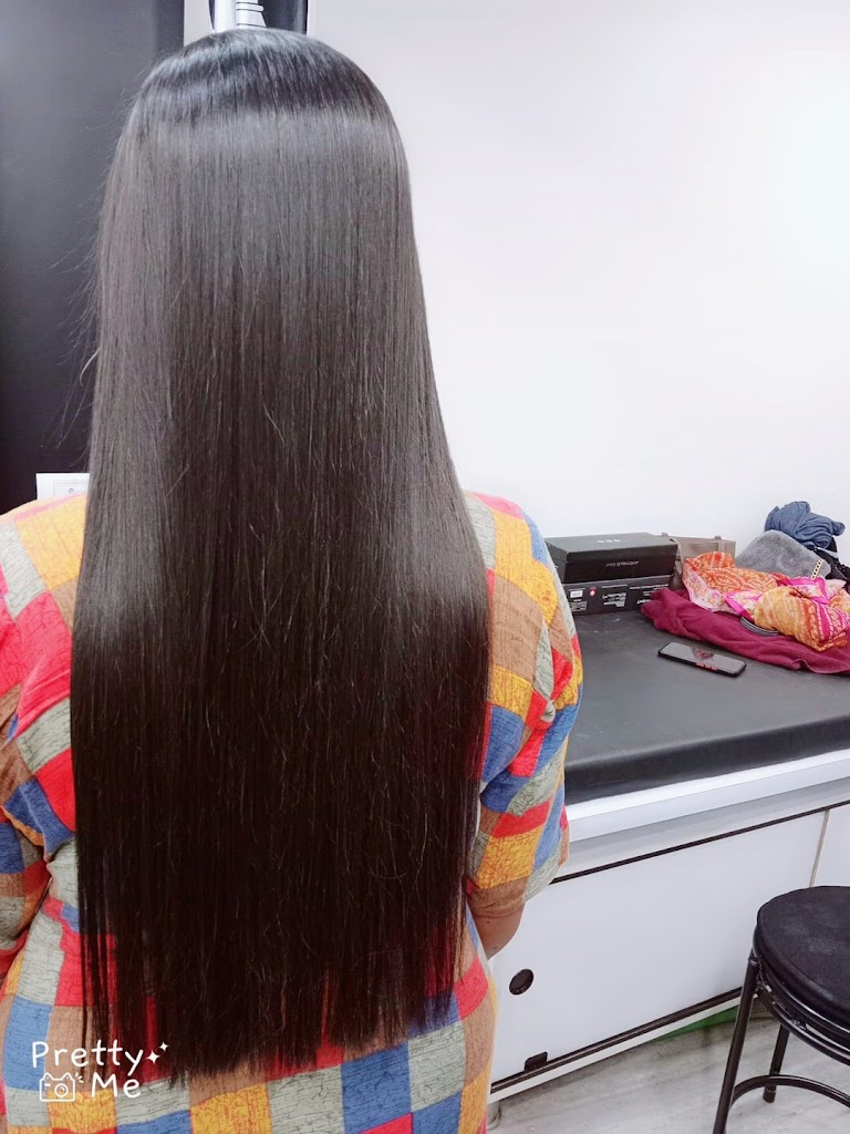 V1 Ladies Beauty Parlour