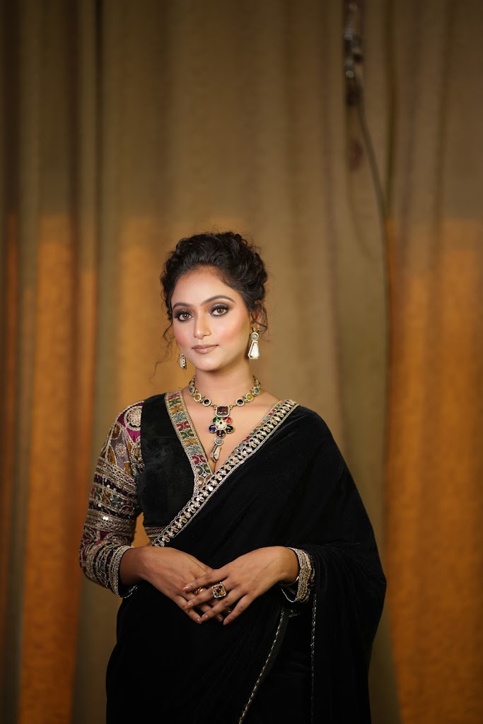 Avneeshmakeovers Academy