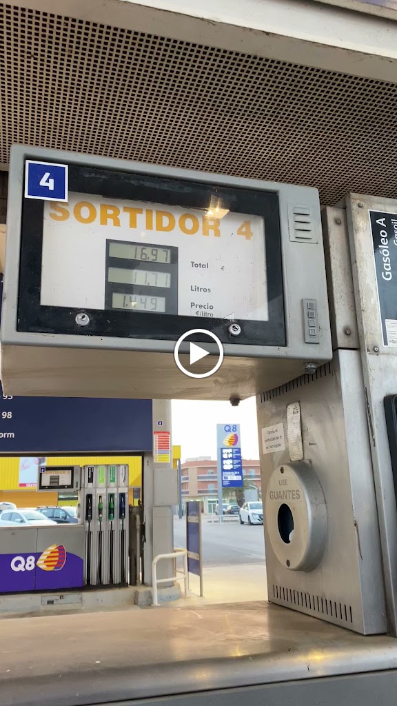 Q8 Gasolinera Amposta — Videos