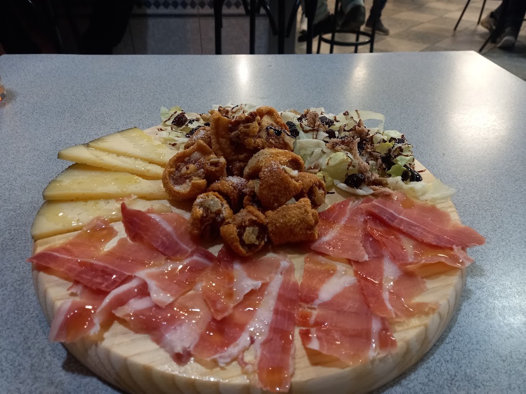 Bar Pilar — Comida y bebida