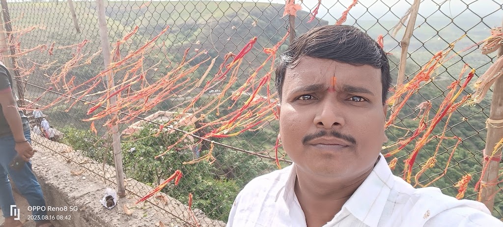 Manoj Mens Parlor Dhule