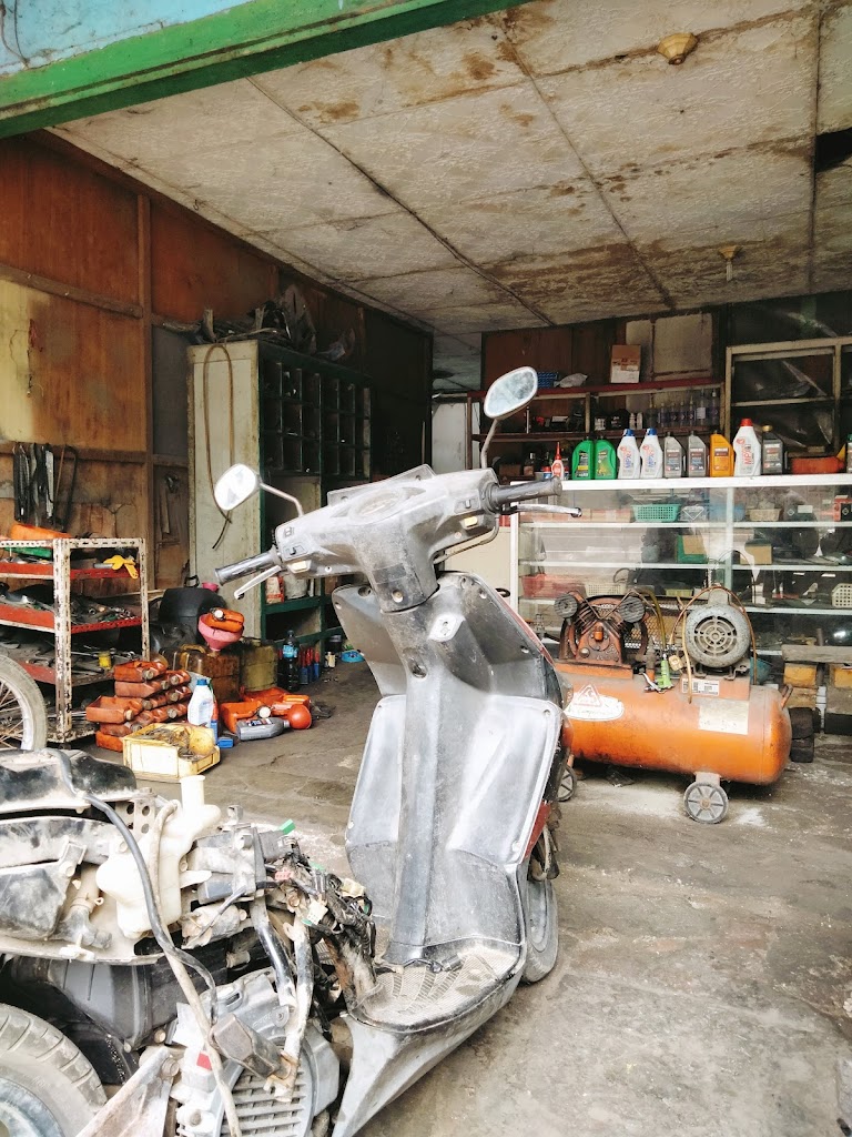 Bengkel Sepeda Motor Tik Sioe