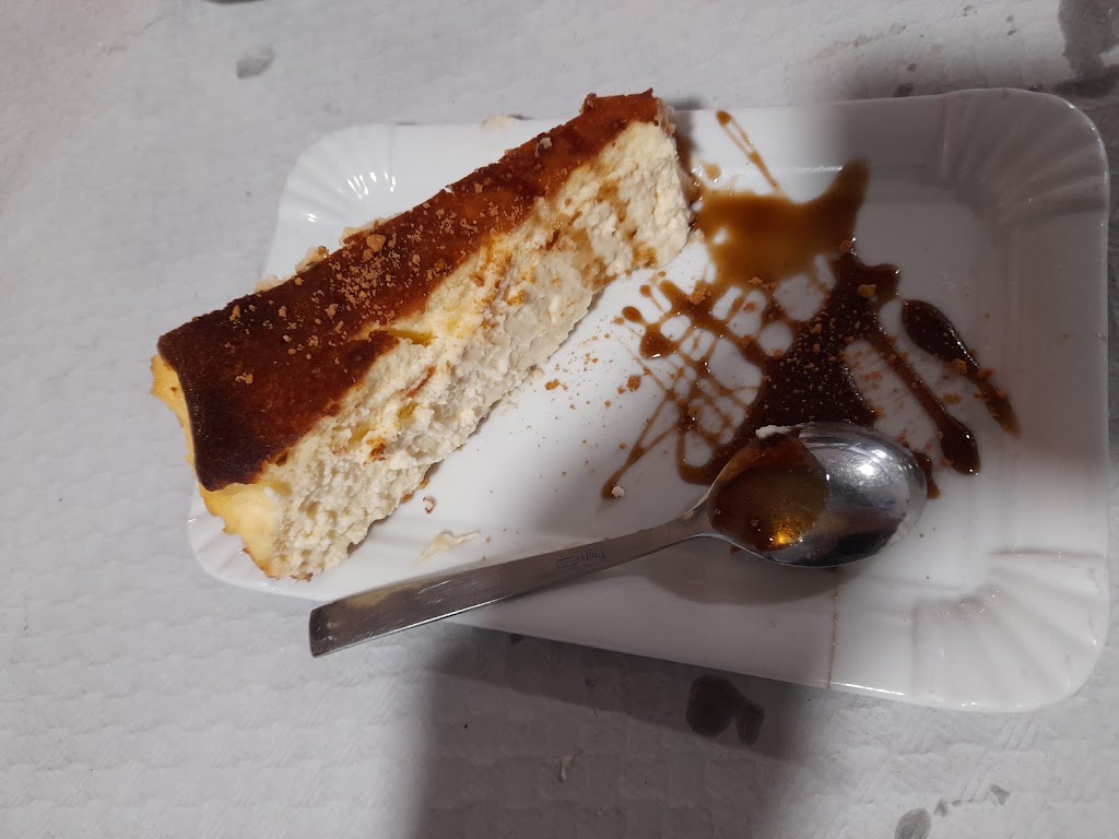 Entre pinchos — Comida y bebida