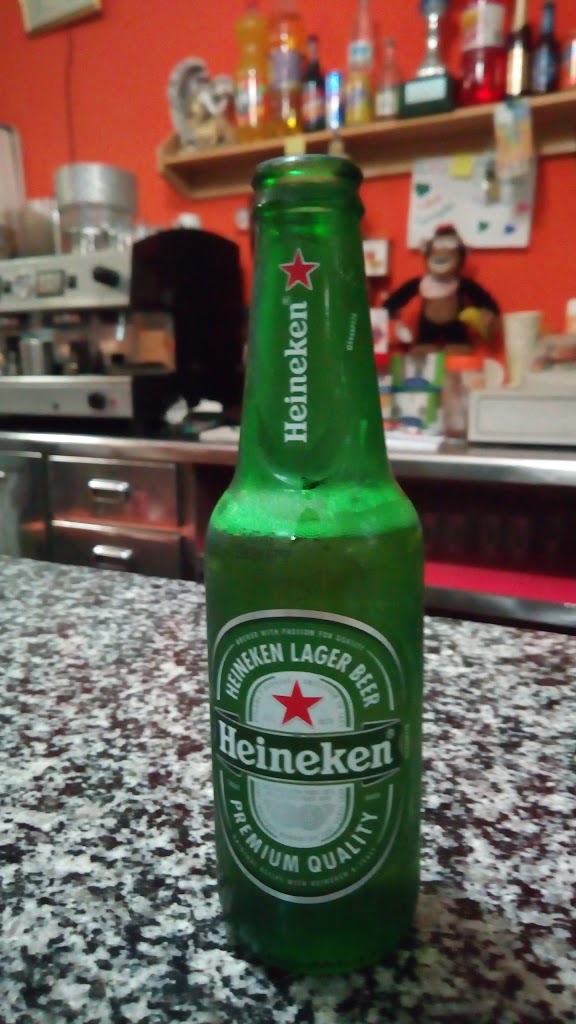"LA CHAPACA" Bar-Restaurant — Comida y bebida