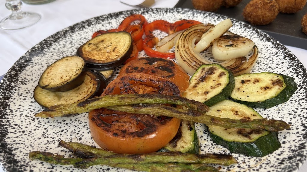 Restaurante El Agua — Comida y bebida