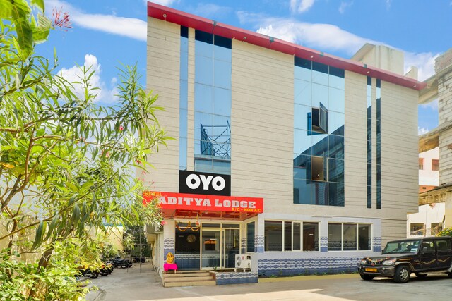 Super Oyo Flagship Aditya Grand