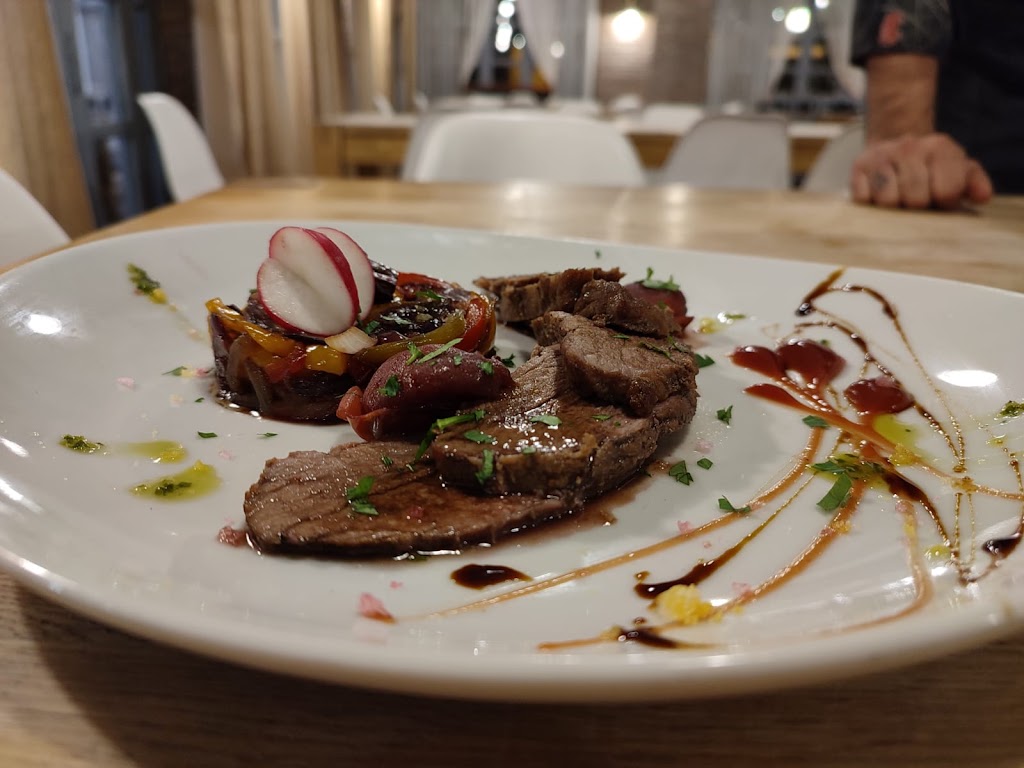 Restaurante Puerto Chico — Comida y bebida