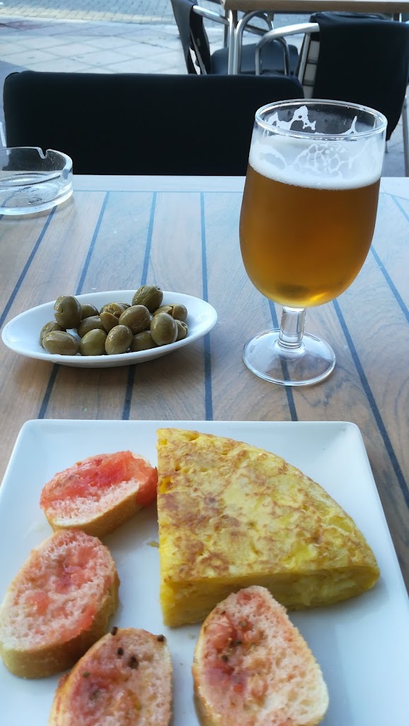 Bar Taberna — Comida y bebida