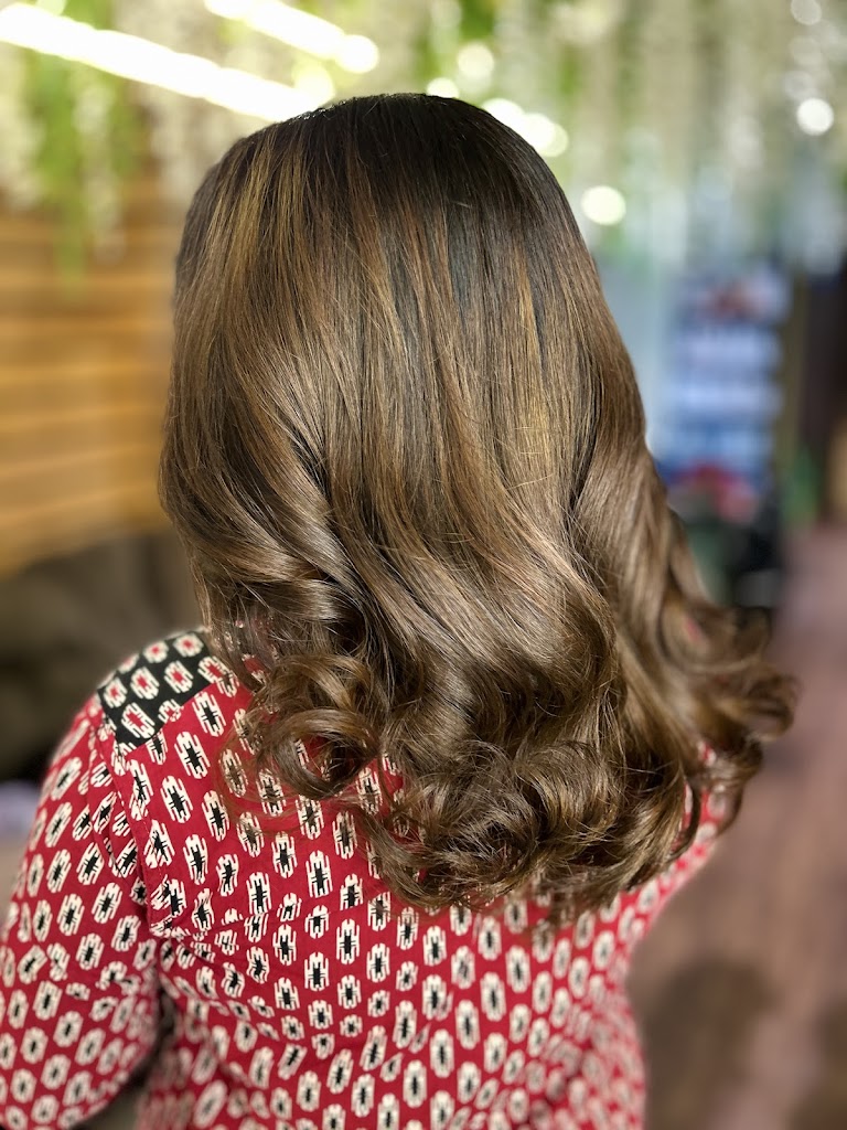 #GHISHING'S Family Salon & Academy - Best Salon in Chandannagar