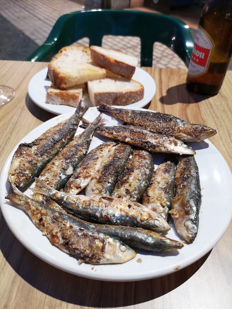 Bar De Tapas El Sitio — Comida y bebida
