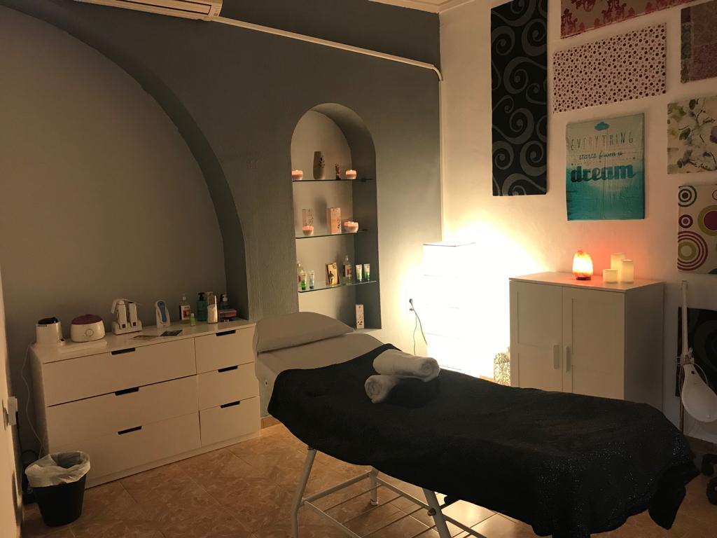 Centro De Estetica y Maquillaje Andrea Rubio — Del propietario