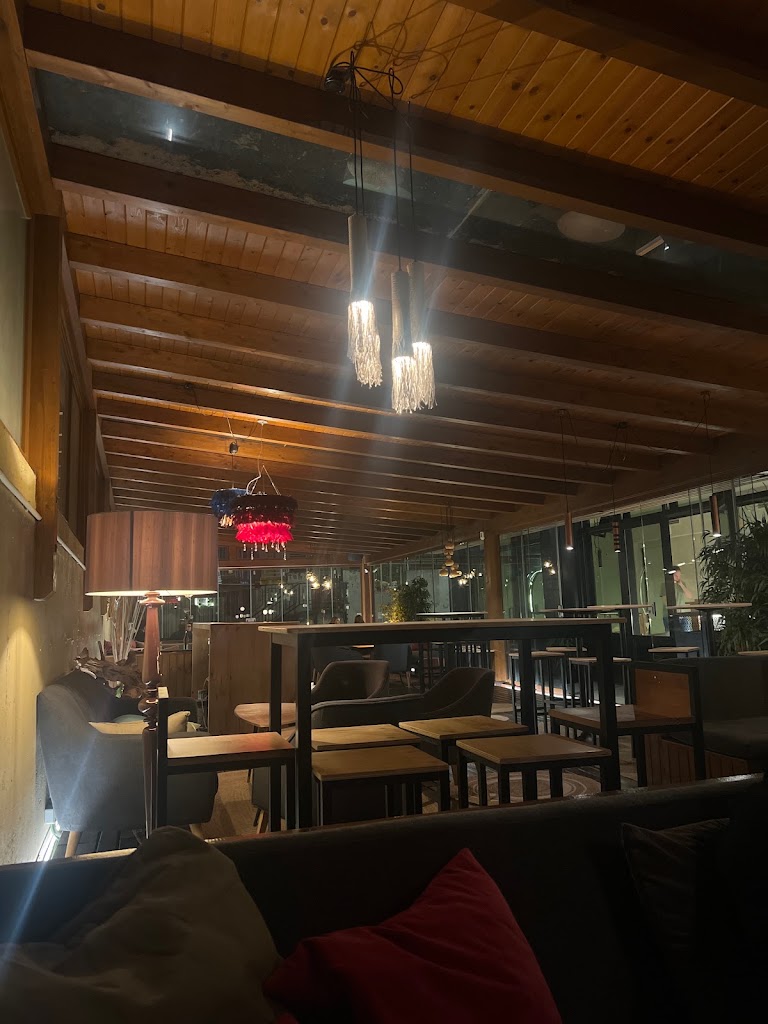 Haroko Primitive Bar — Ambiente