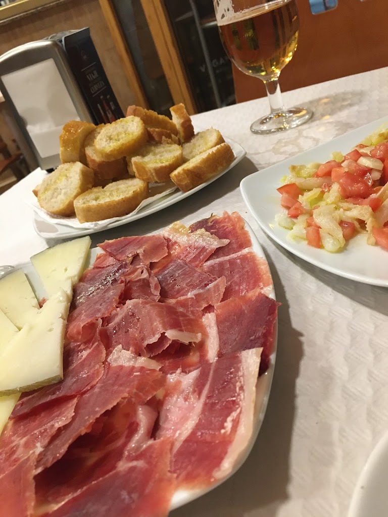 La Taverna Santi — Comida y bebida