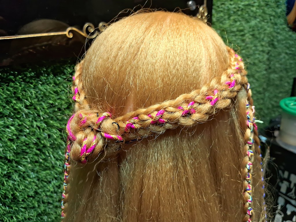 Asha Beuty Parlour Ichalkaranji Kolhapur Makeup Artist Hairstylist