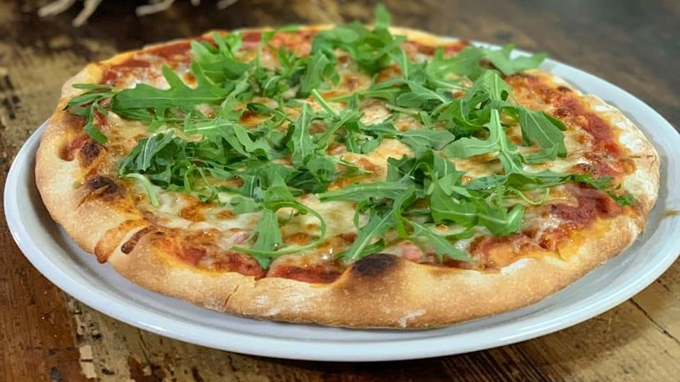 Restaurante Pizzeria El Horno — Comida y bebida