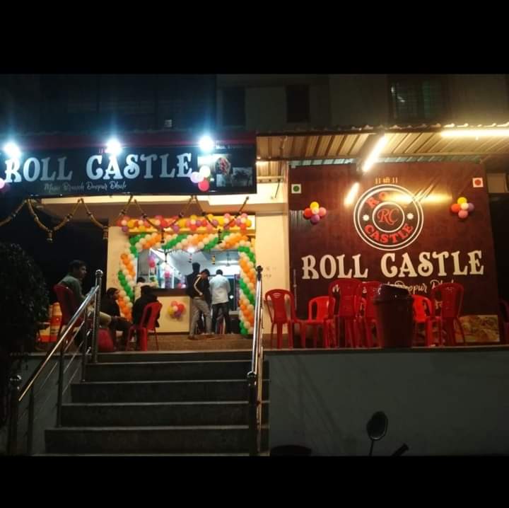 Cafe Roll Castle
