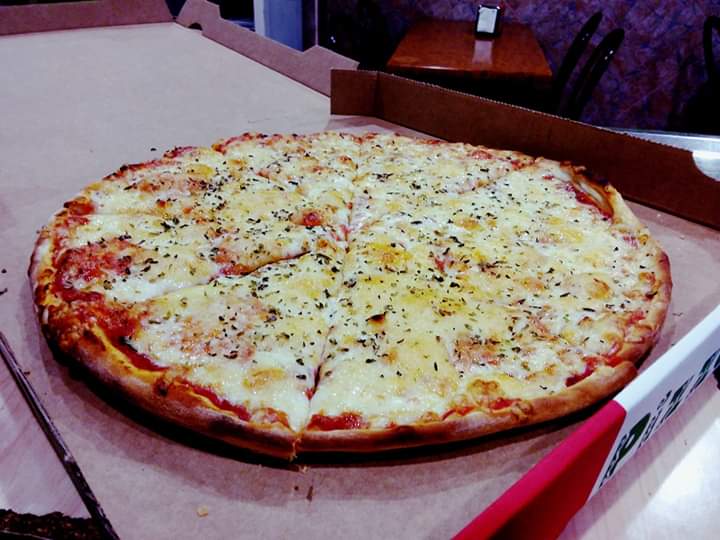 Sabor doner Kebab pizzeria — Comida y bebida