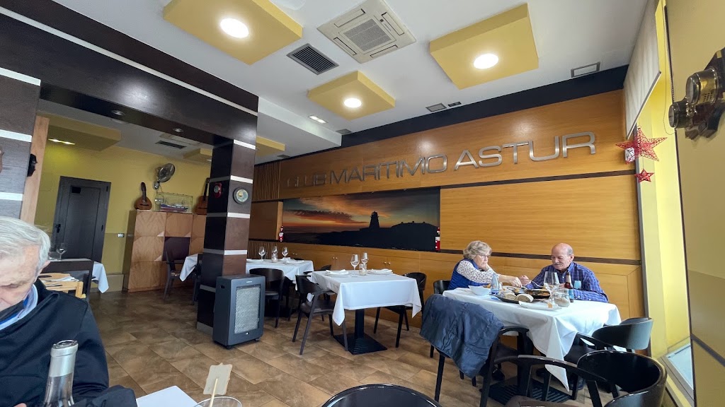 Club Maritimo Astur Restaurante — Ambiente