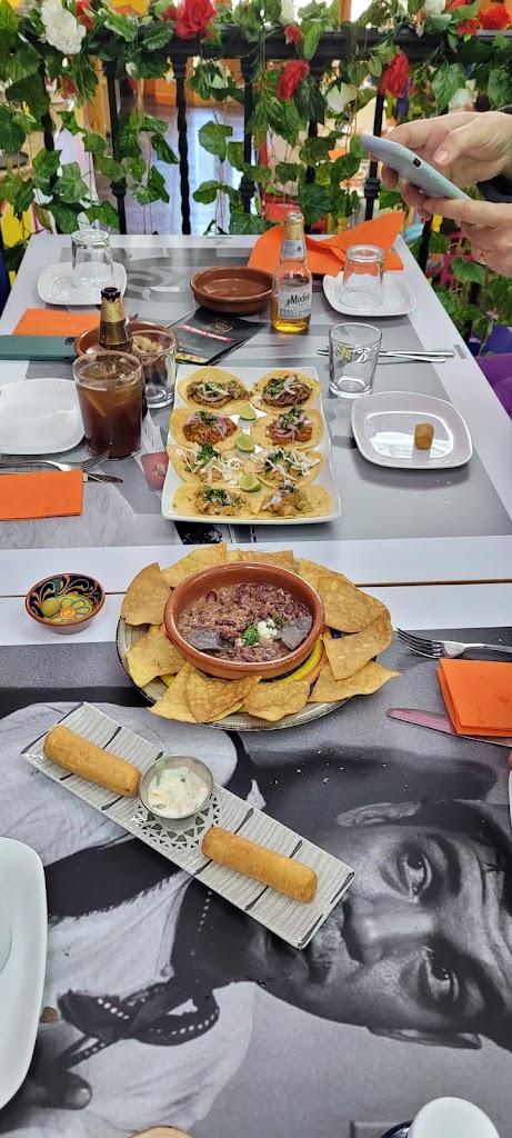 Mi Chela Helada - Comida Mexicana — Comida y bebida