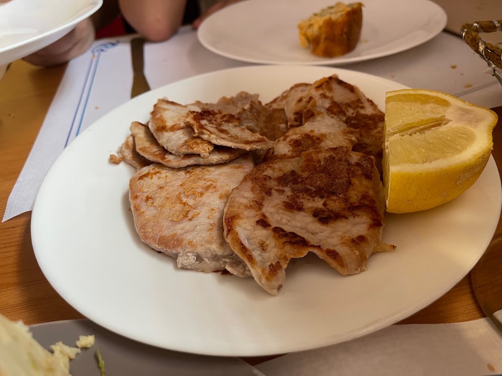 Restaurante Casa Gloria — Comida y bebida