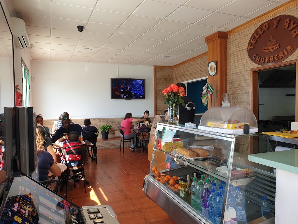 Cafeteria Churreria Tello Y Aya — Ambiente
