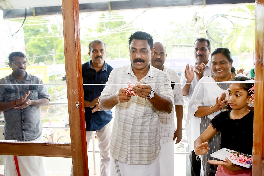 Looks Hair And Beauty Salon For Men And Women