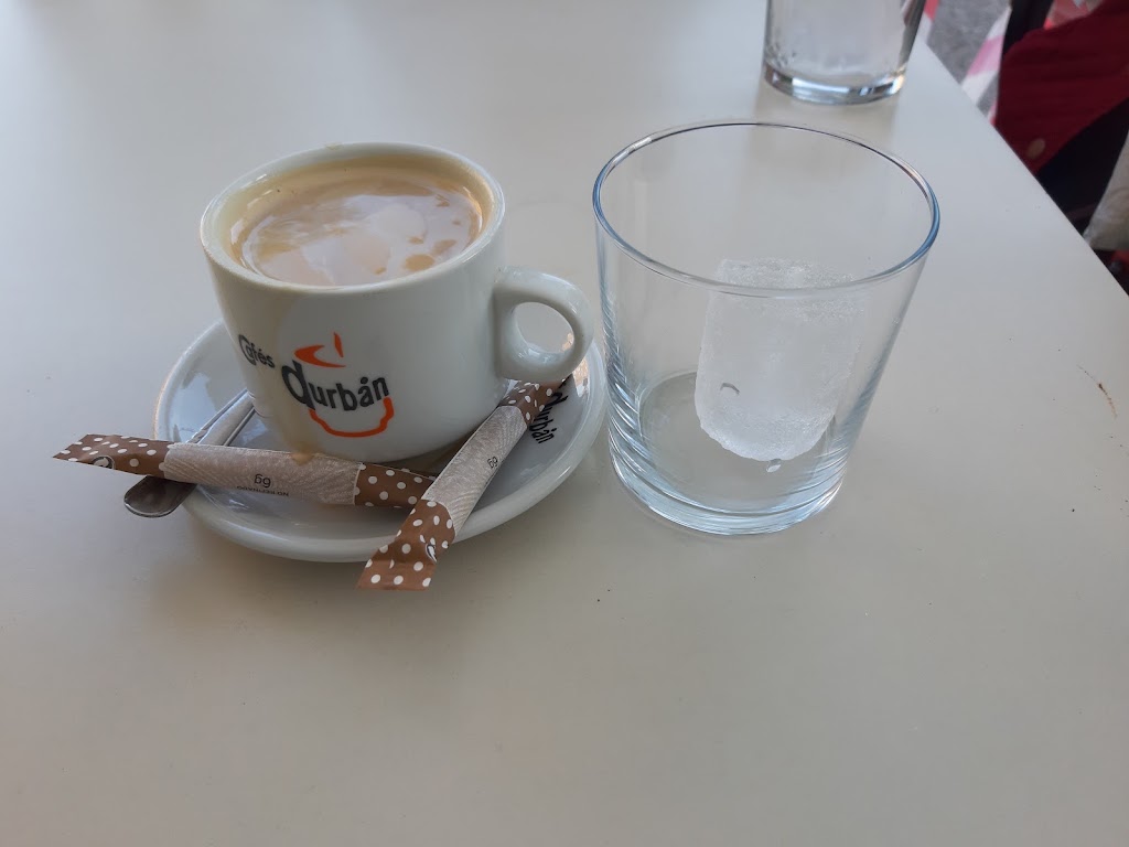 Cafe Bar Madrid — Comida y bebida