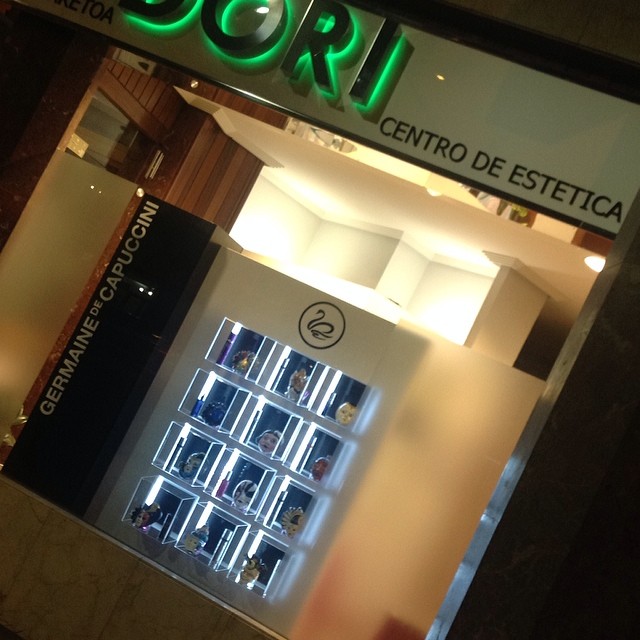 Salon de Belleza-DORI-Eder Aretoa — Exterior
