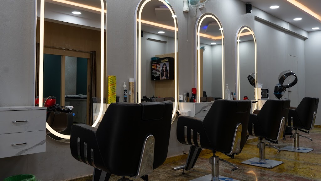 Reflection Mens Women Salon