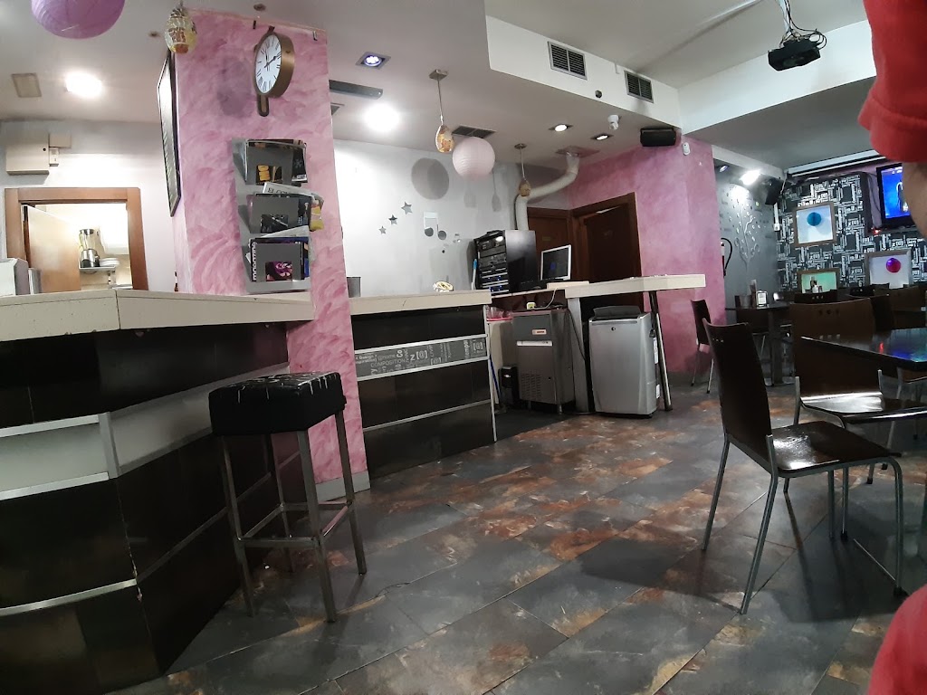 Cafe Pub La Oficina — Ambiente