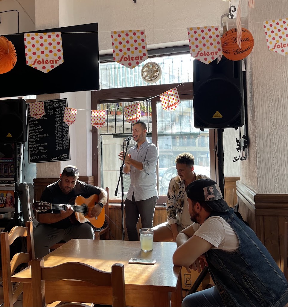 Bodeguita Charly — Ambiente