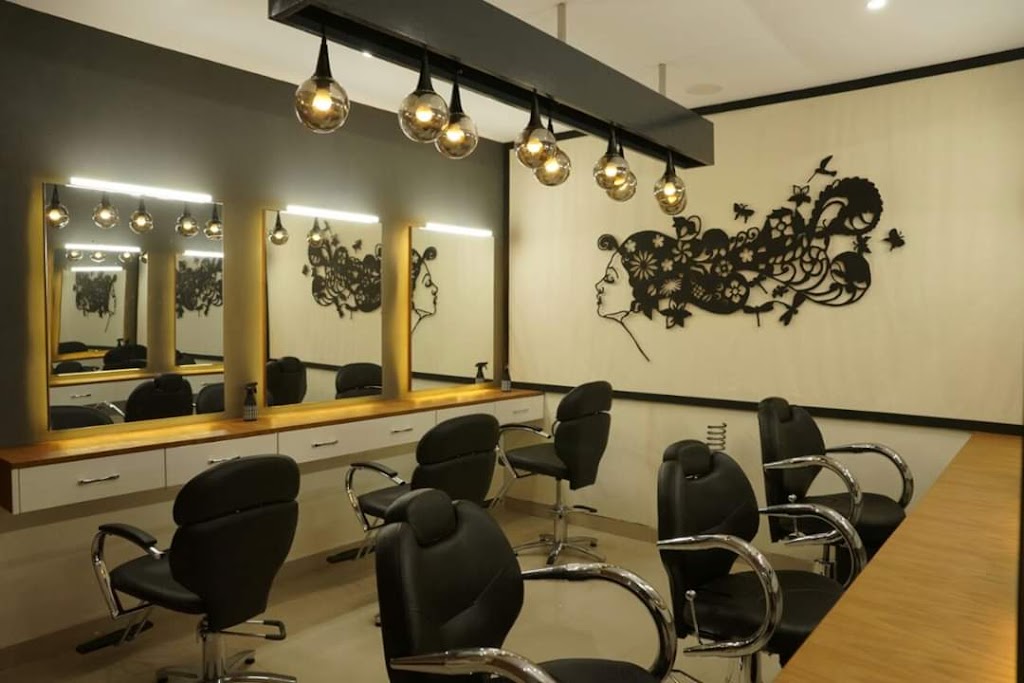 Ammus Bridal Makeover Studio Ladies Beauty Parlour Bridal Makeup Makeup Artist In Choondal