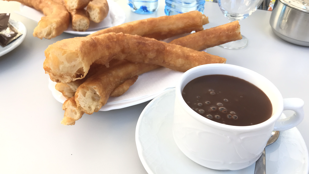 Bar Churreria Spring — Comida y bebida