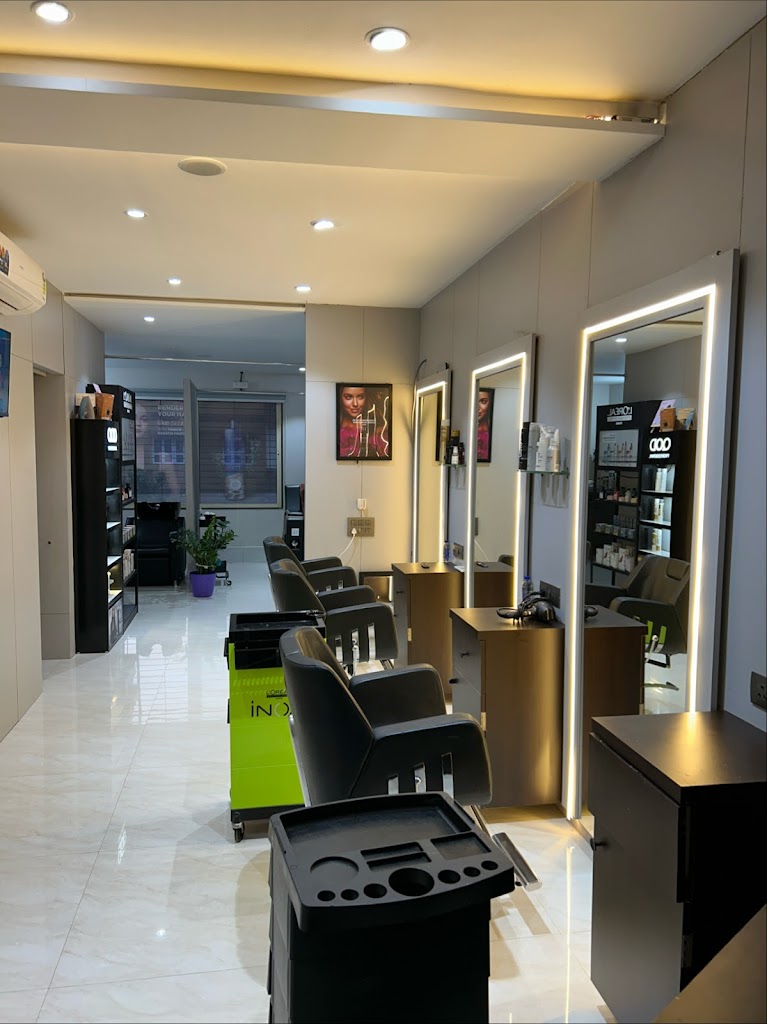 Tress And Beauty Salon