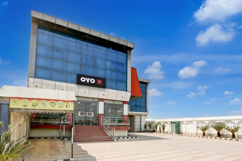 Collection O Hotel M2