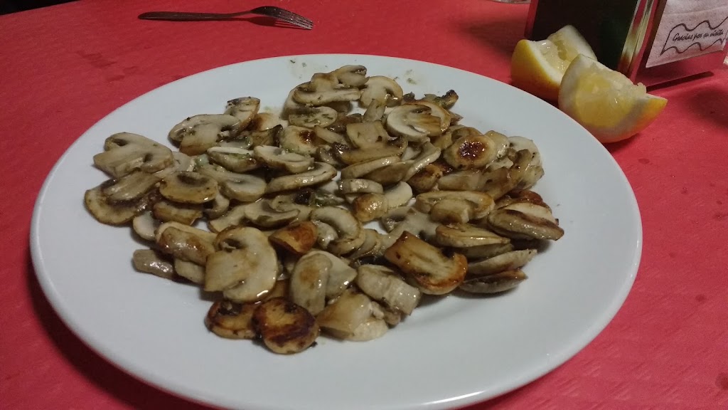 Cafe Bar Olimpia — Comida y bebida