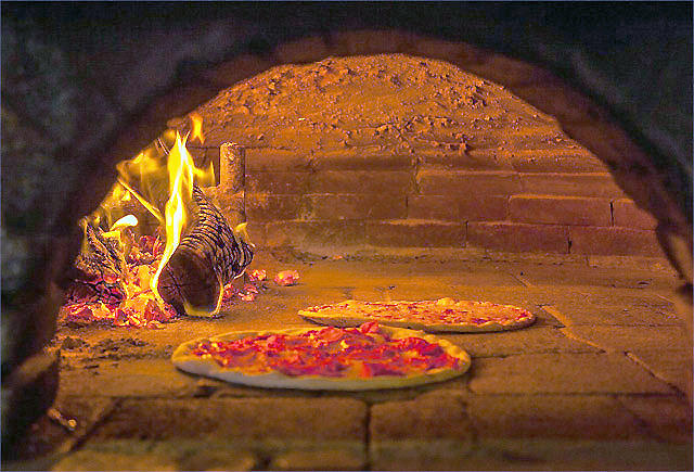 Pizzeria L'Etrusco — Comida y bebida