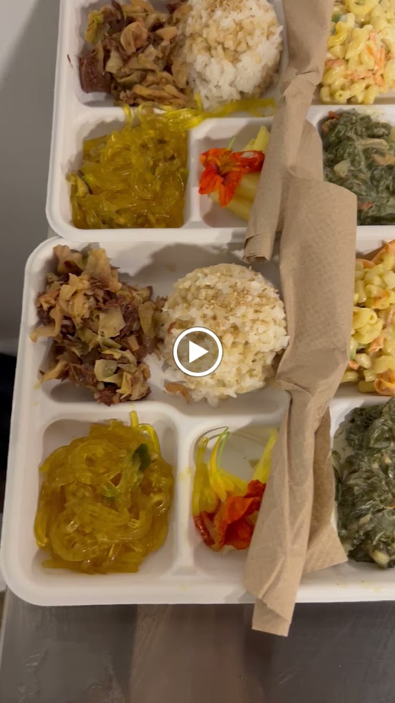  Yoga Under the Palms Kaimukī