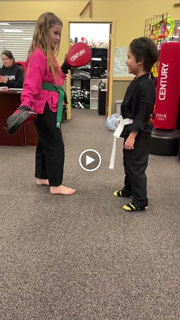  Aka To Kuro Martial Arts School