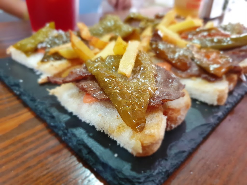 Bar El Rincon Der Kin — Comida y bebida