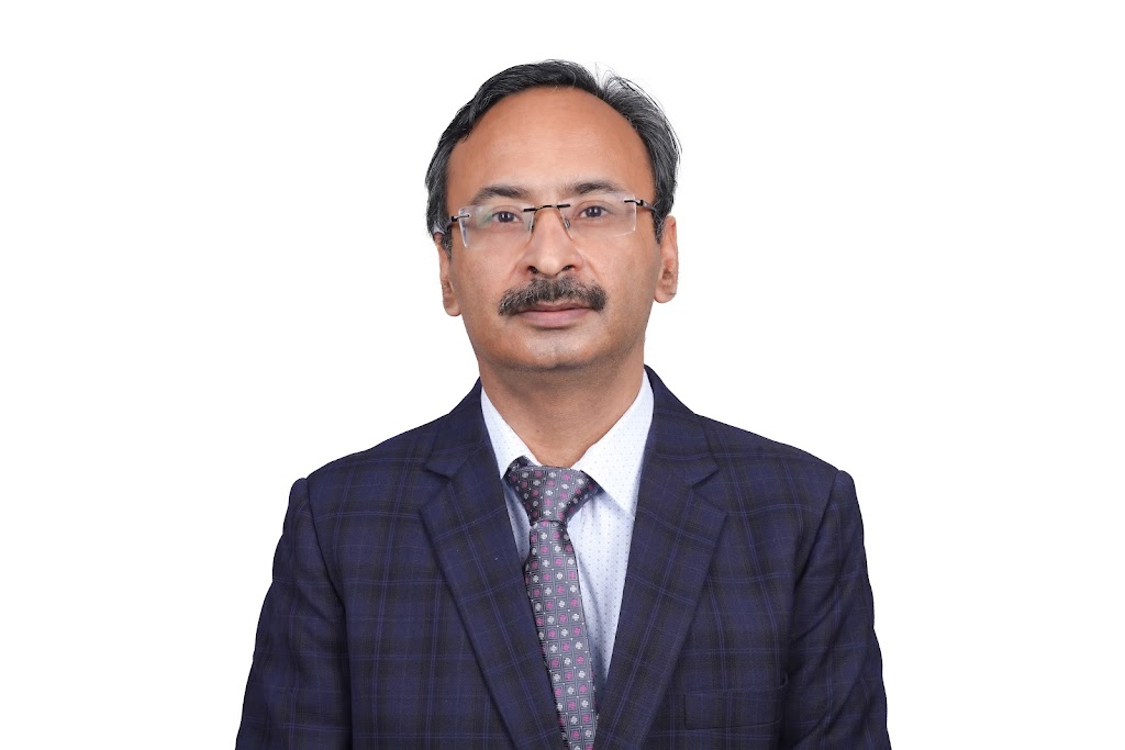 Dr. Dr Sushil Azad