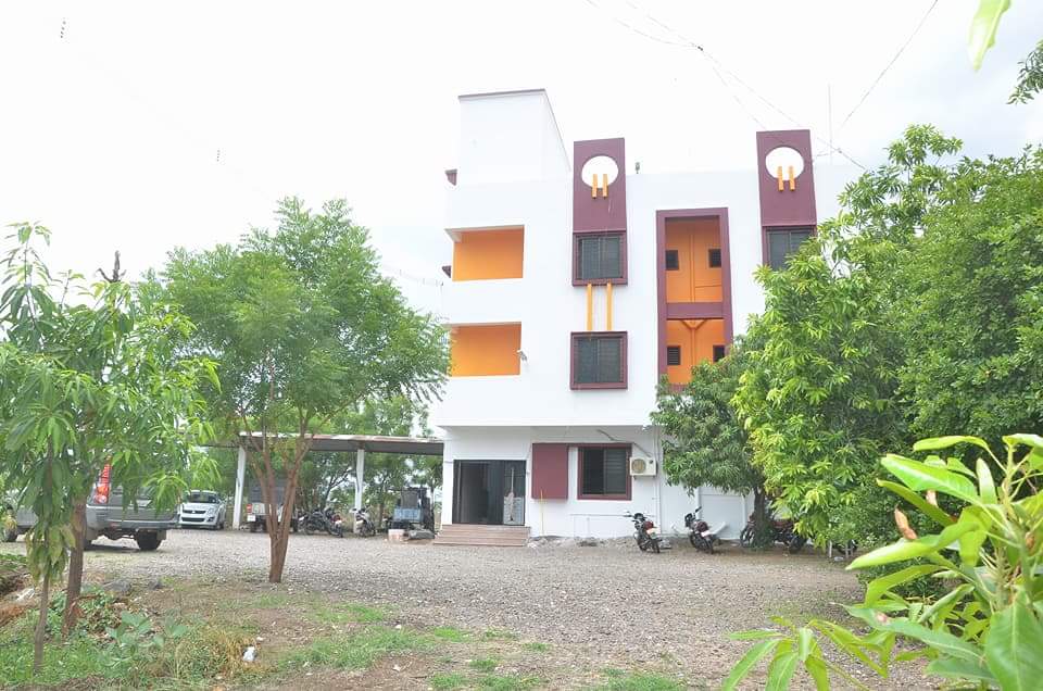 Dhanlaxmi Hotel Lodging