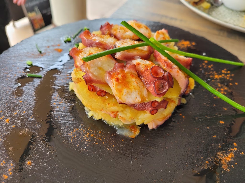 DONDE PAUL BAR — Comida y bebida