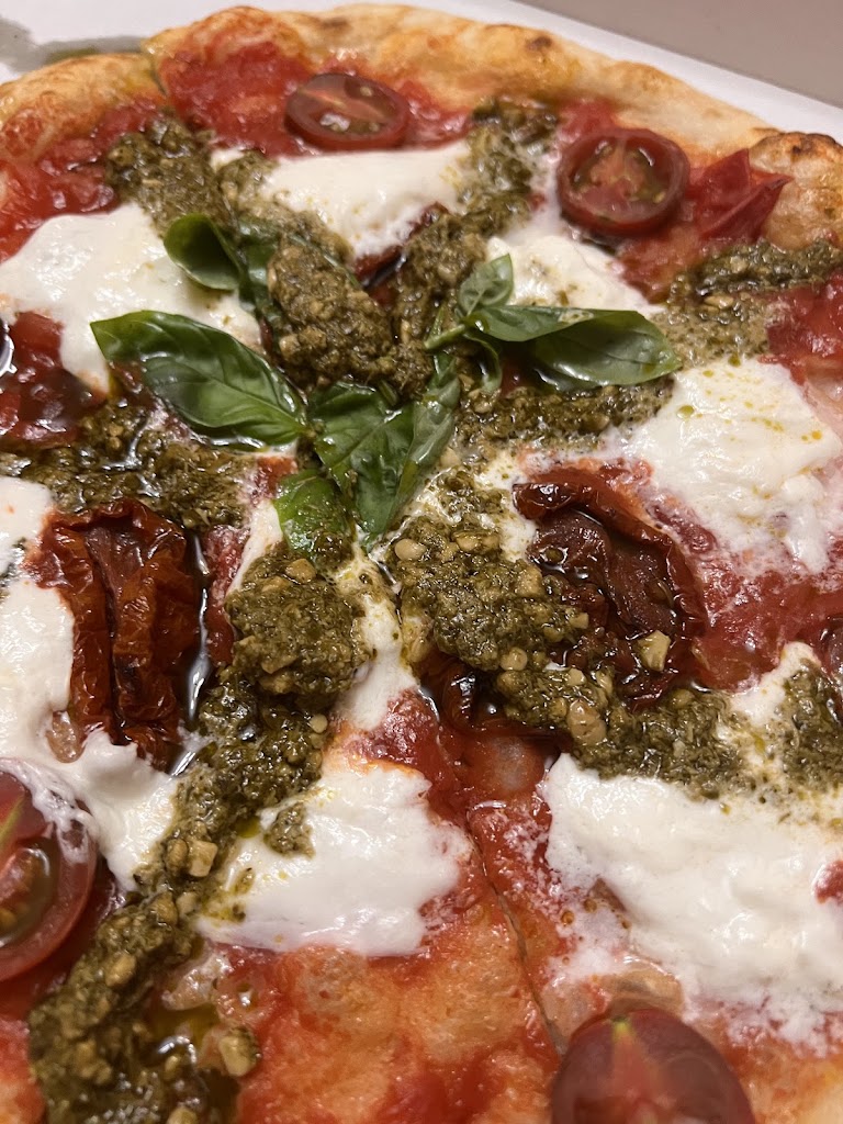 GiorGi La Pizza d`Italia. — Pizza