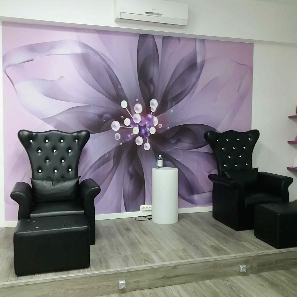 BETTY NAILS — Del propietario