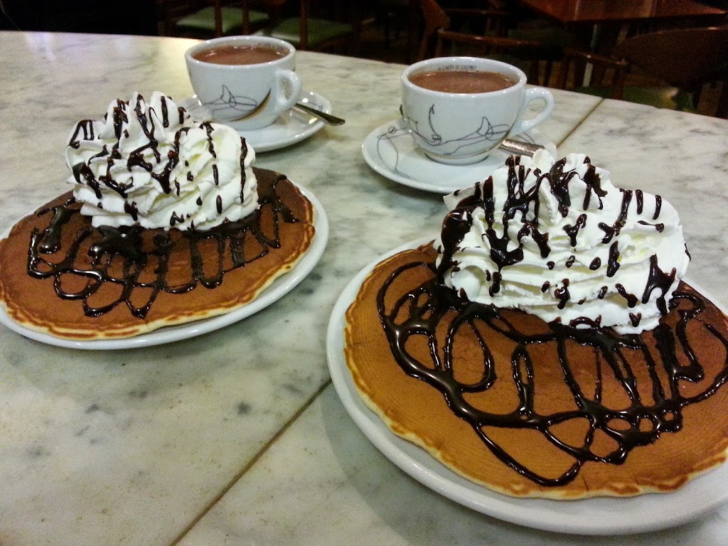 El Cafe de Victor — Comida y bebida