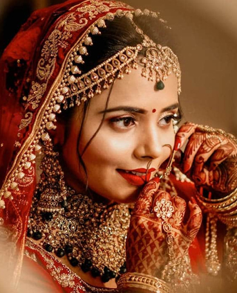 Arshi Beauty Parlour And Cosmetic Centre