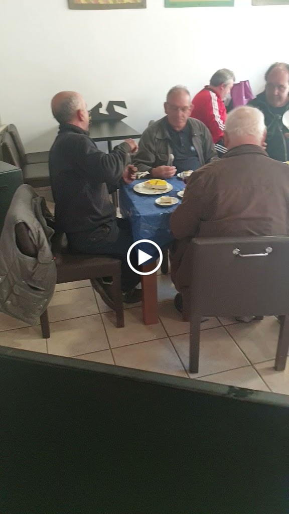 Bar y Cafeteria LOS AMIGOS tapas y Bocadillos . Salon para Celebraciones Tenemos Futbolin y billar/ liga Dzan y mas — Del propietario