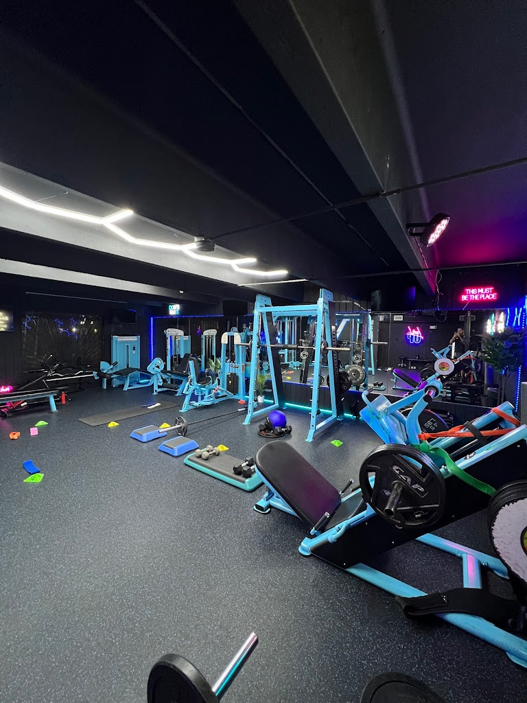  V-FITNESS GYM